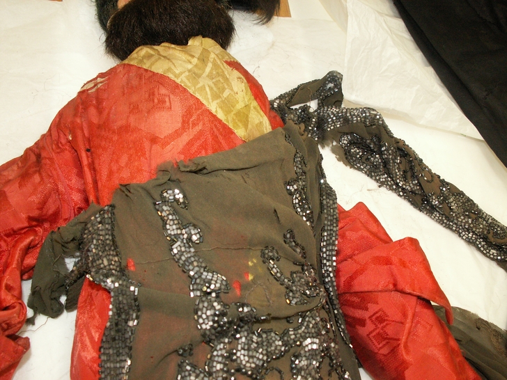 Particolare dello smontaggio della stola